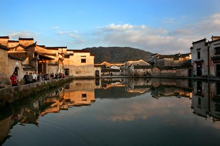 <b>品質(zhì)游：黃山+西海大峽谷+古村落（西遞、盧村）雙臥4日游</b>